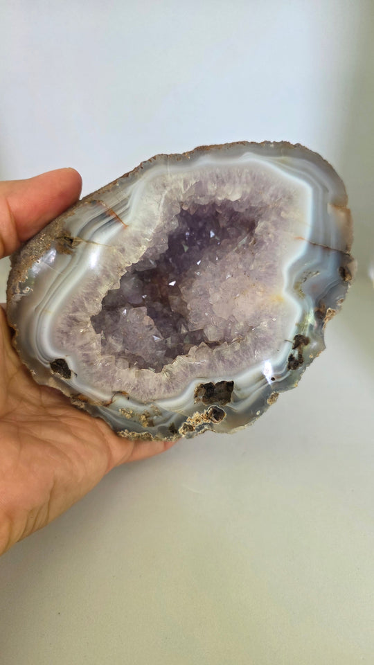 Natural Amethyst Agate Geode - 1095 grams (2.41 lbs)