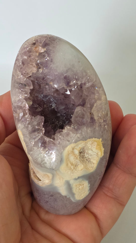 Amethyst Agate Freeform with Druzy Cave – 280g