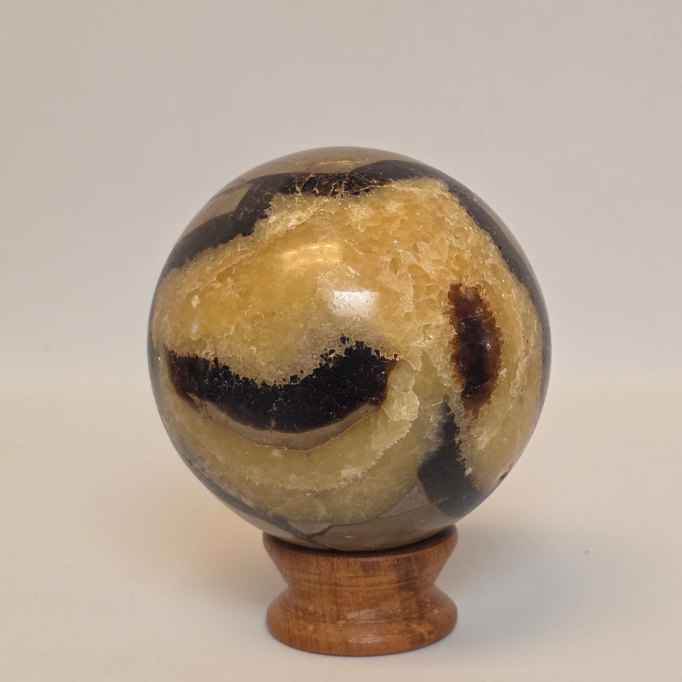 Septarian Sphere – 75mm 1.25 lb