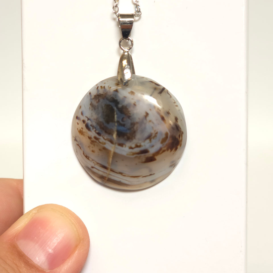 Patterned Agate Round Pendant Necklace